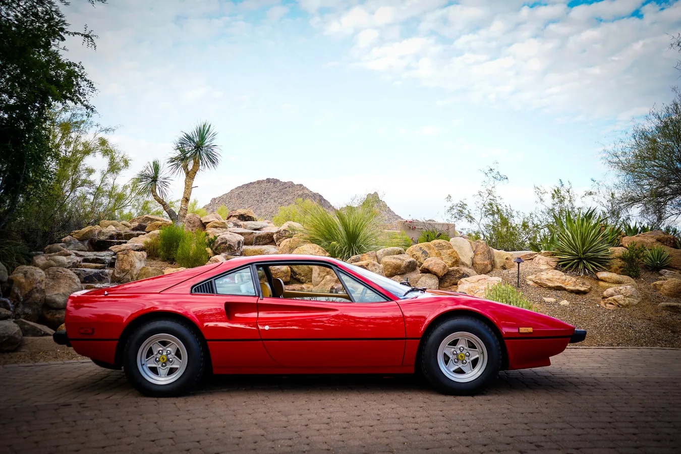 Ferrari-308-1979-Red-Tan
