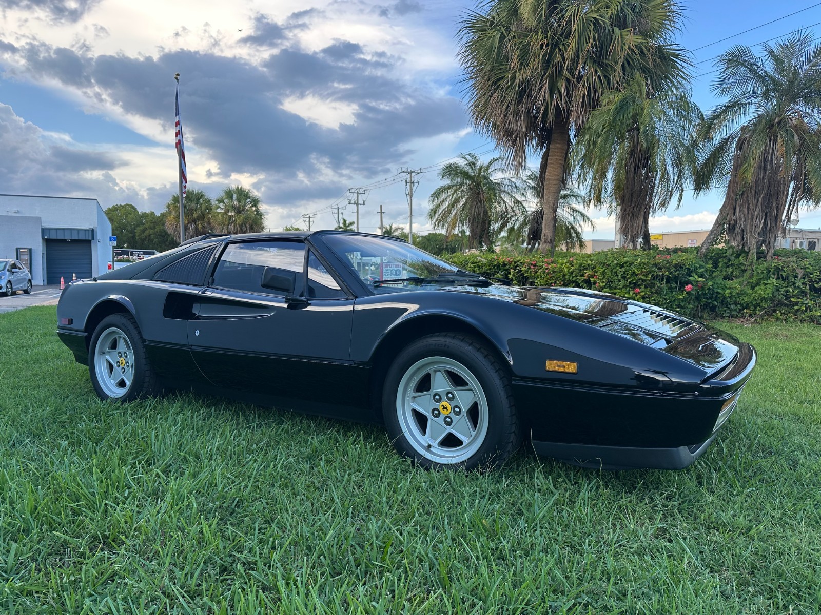 Ferrari-328-GTS-1986