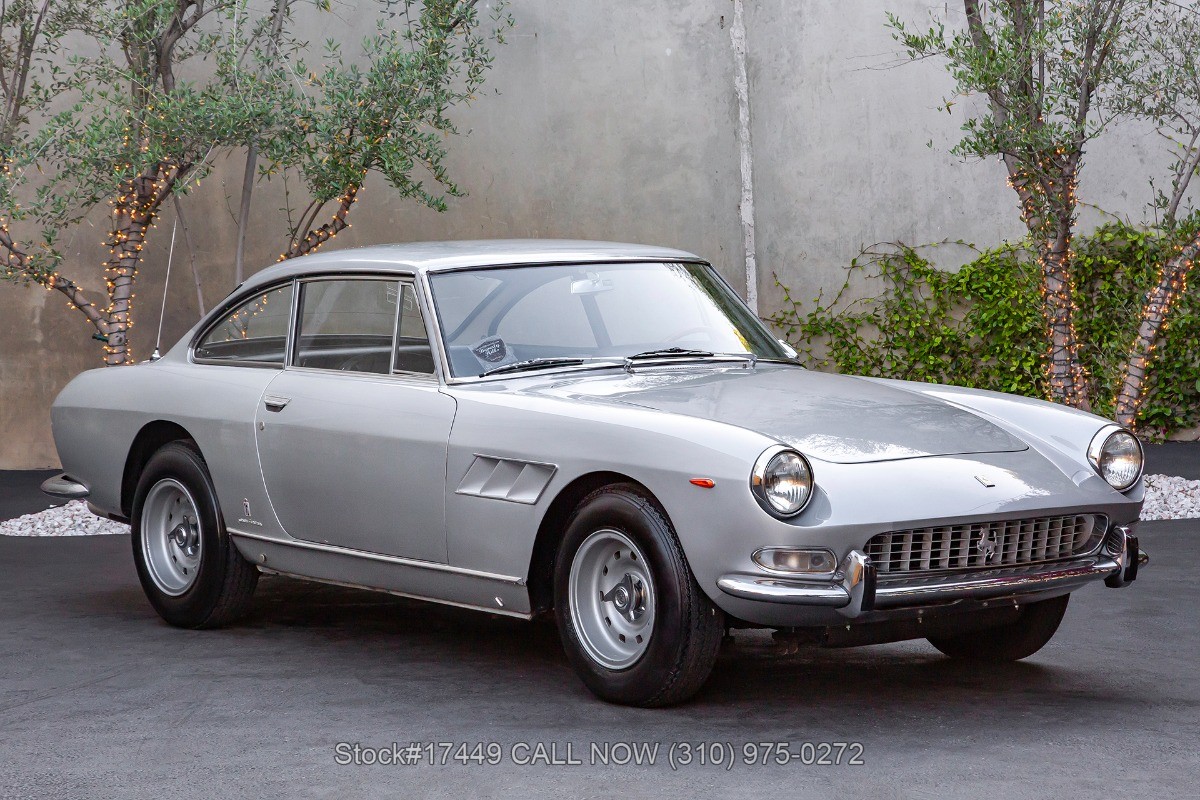 Ferrari-330-GT-1967