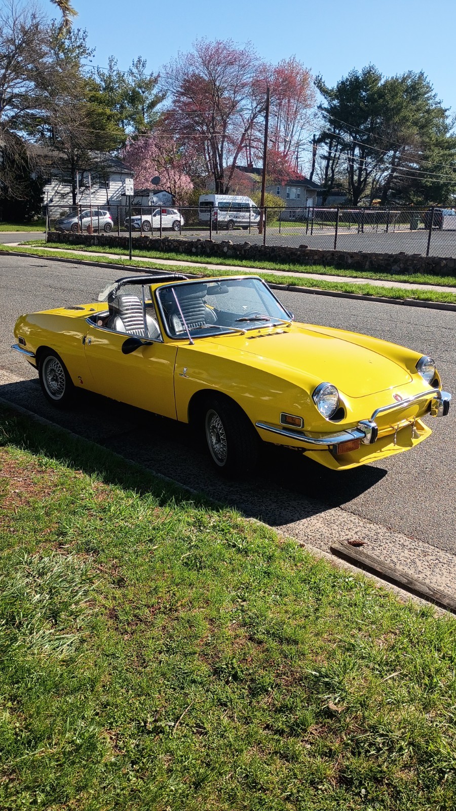 Fiat-124-Spider-1972-Convertible-Black
