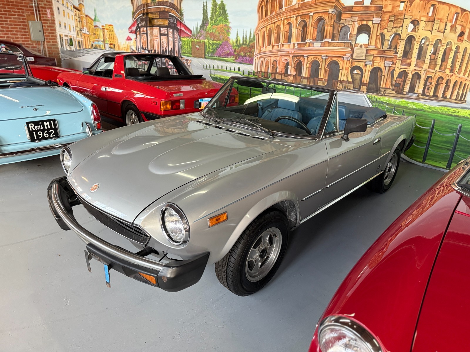 Fiat-124-Spider-1981-Convertible-Blue