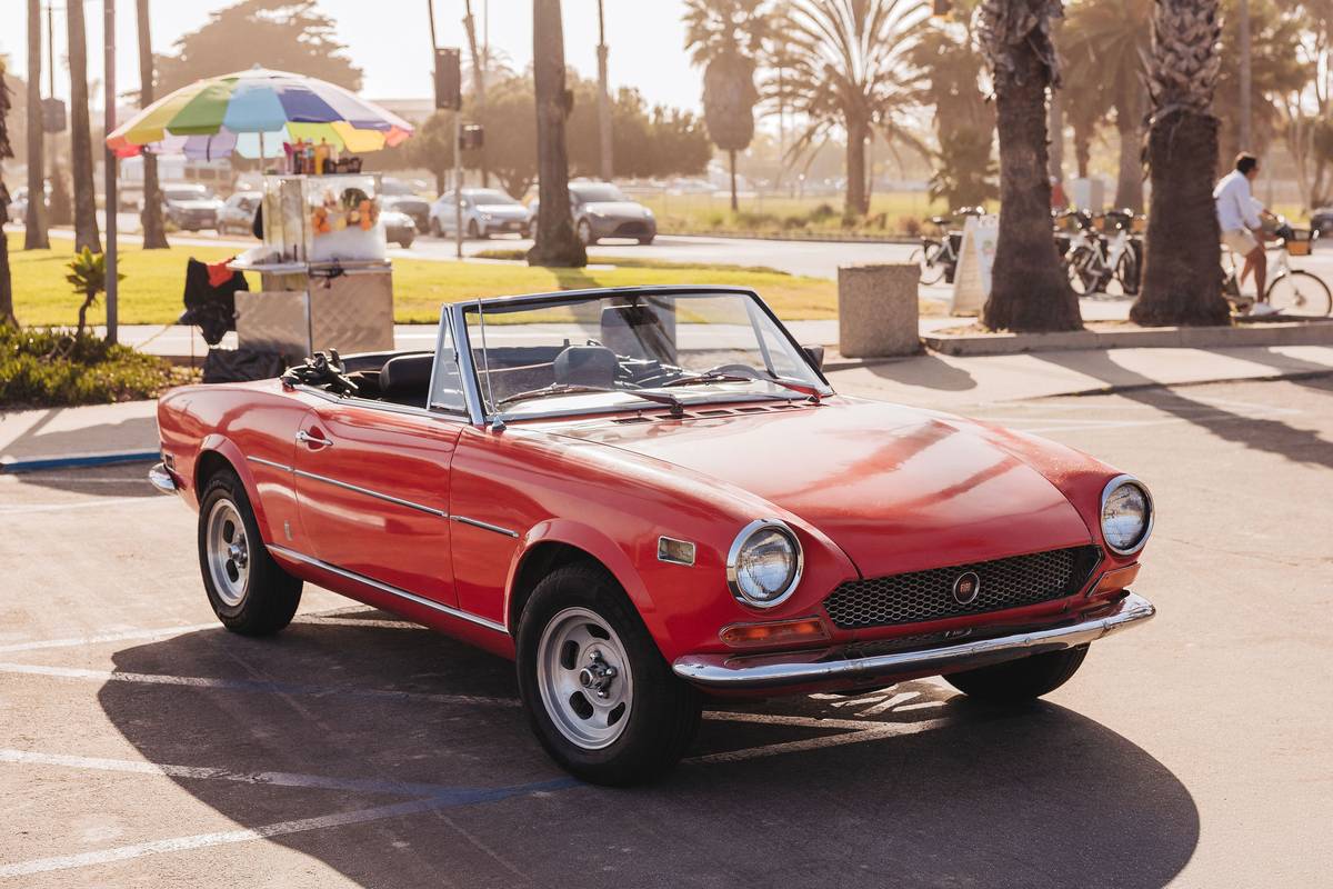 Fiat-124-spider-1971-Red