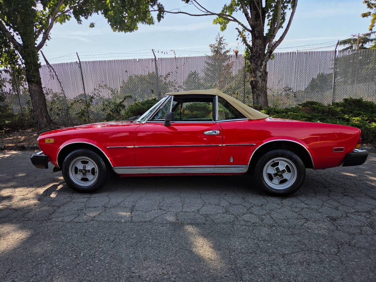 Fiat-200-spider-1980-Red