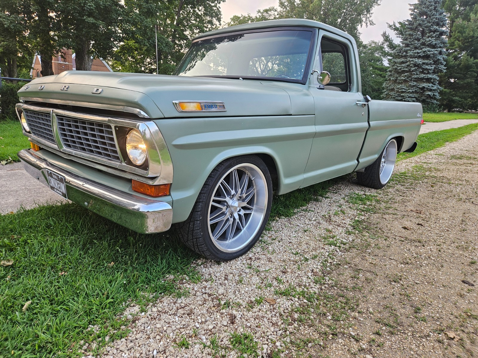 Ford-100-1970-Standard-Cab-Pickup-Tan