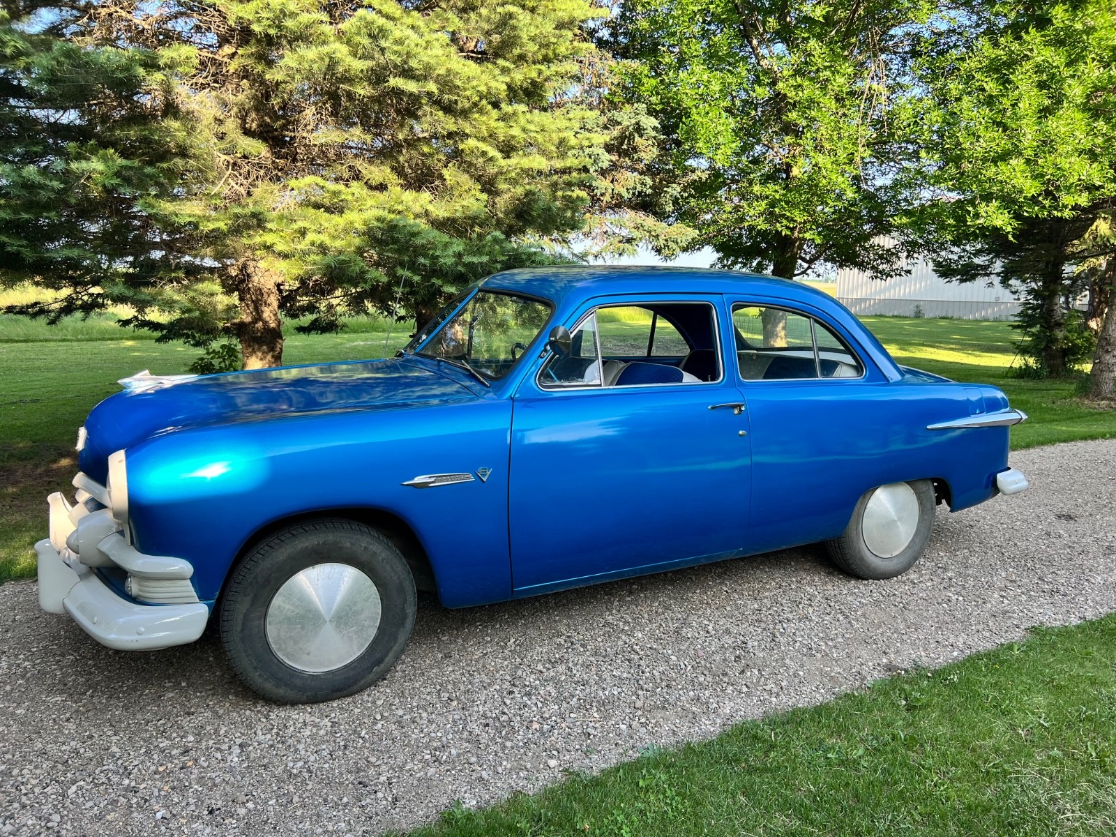Ford-1951-Sedan-White
