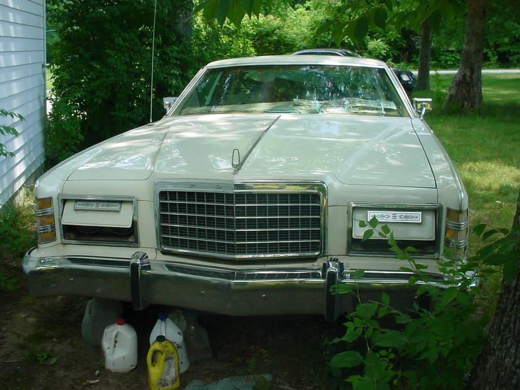 Ford-1976-White