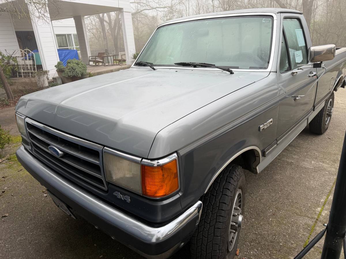 Ford-250-xlt-lariat-package-1991-grey