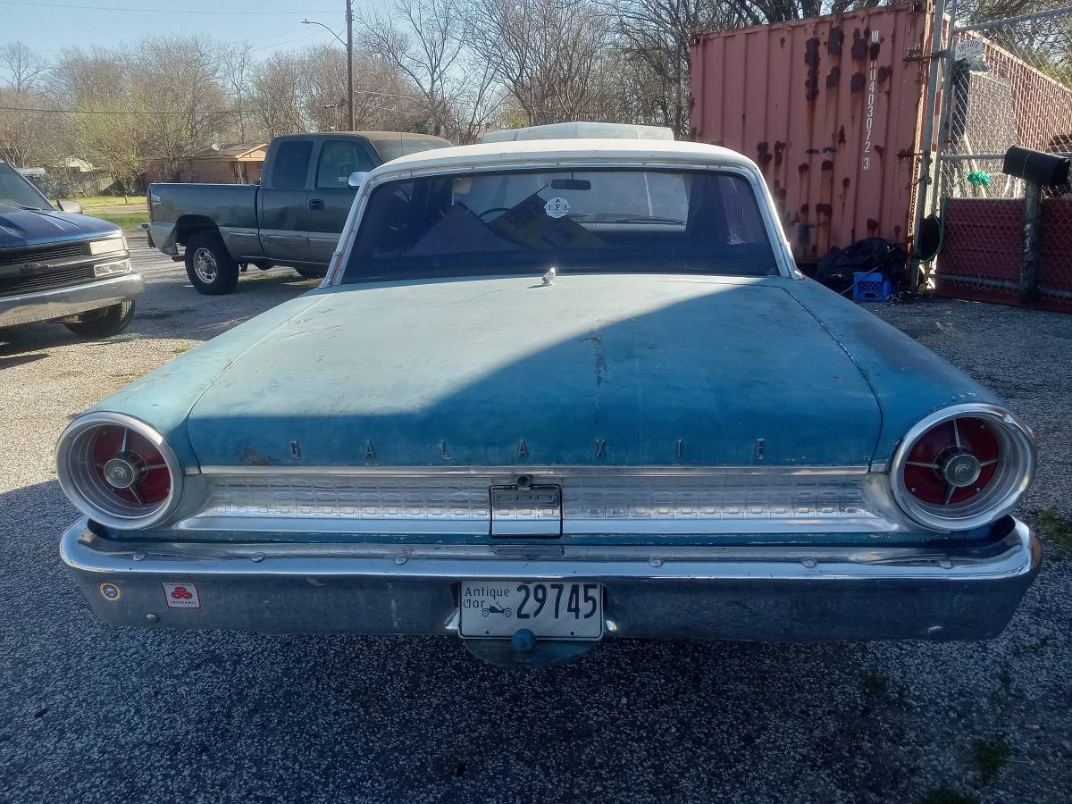 Ford-4dr-1963-blue