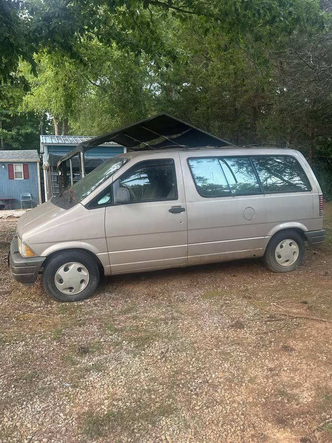 Ford-Aerostar-1993