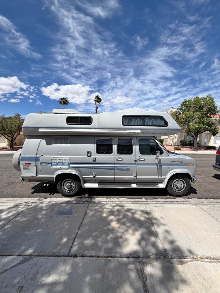 Ford-Airstream-e350-1990
