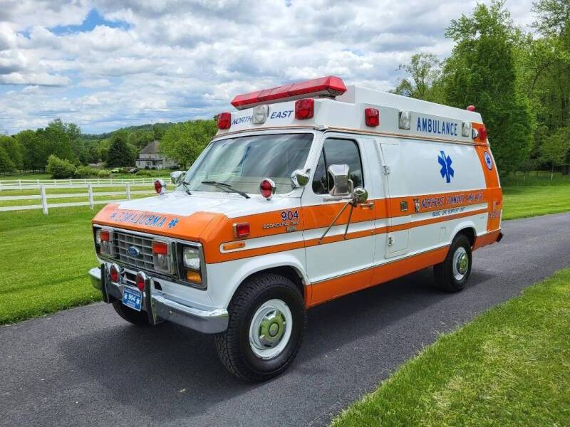 Ford-Ambulance-1990-White