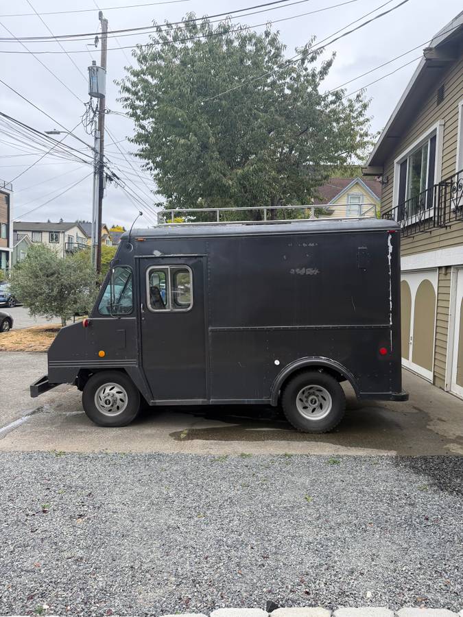 Ford-Boyertown-1969-grey