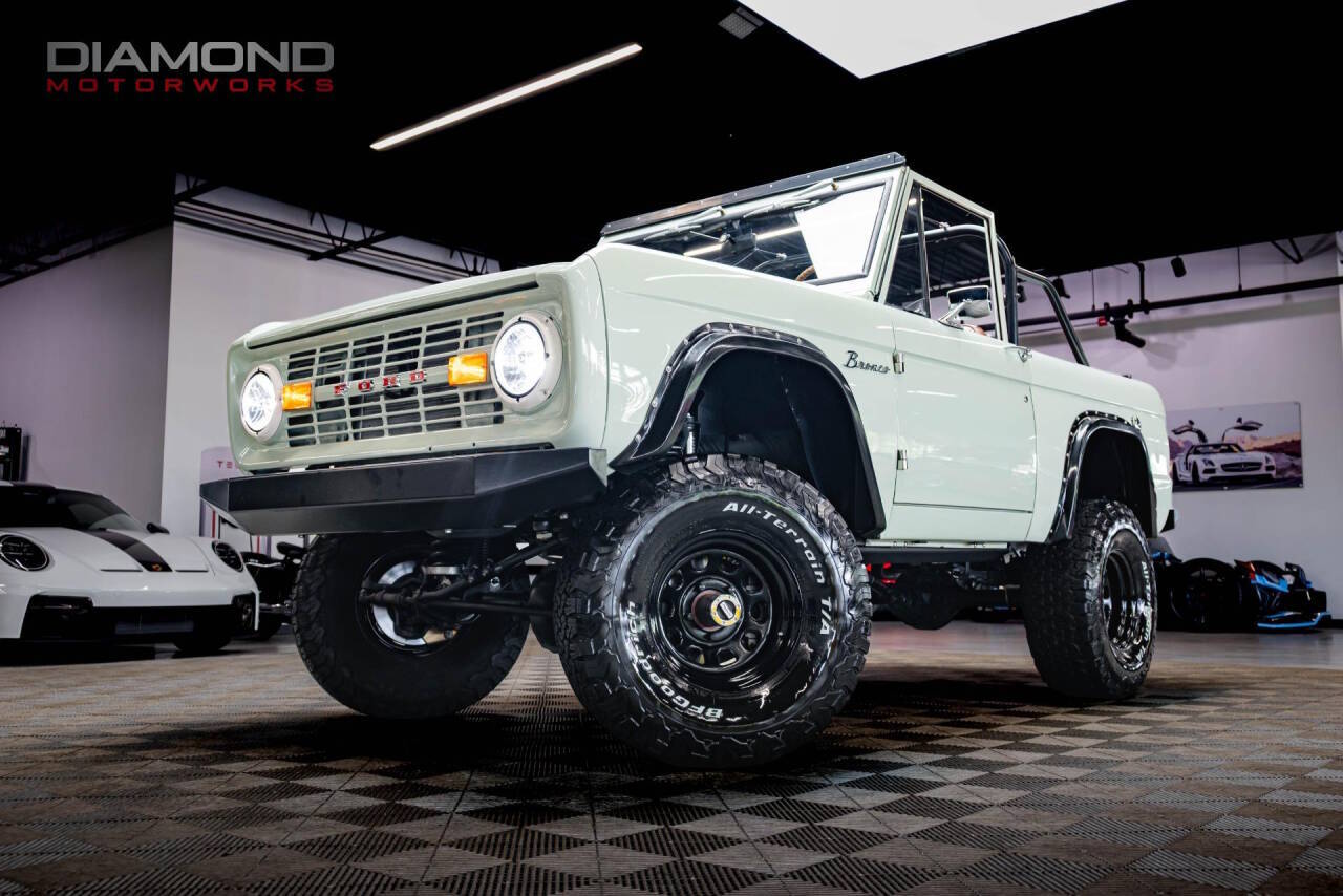 Ford-Bronco-1972-Seafoam-Green-Tan-Vinyl