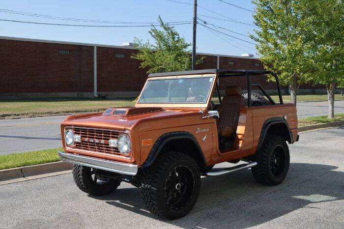 Ford-Bronco-1973-Orange