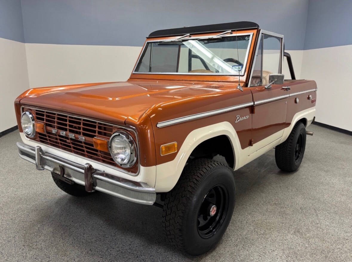 Ford-Bronco-1974-SUV-Tan Ford Bronco 1974