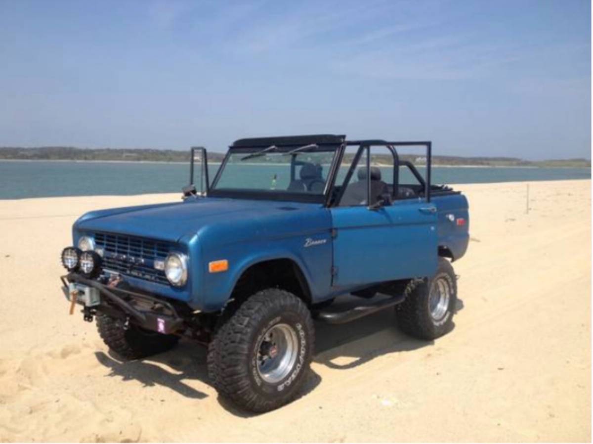 Ford-Bronco-1975-Blue