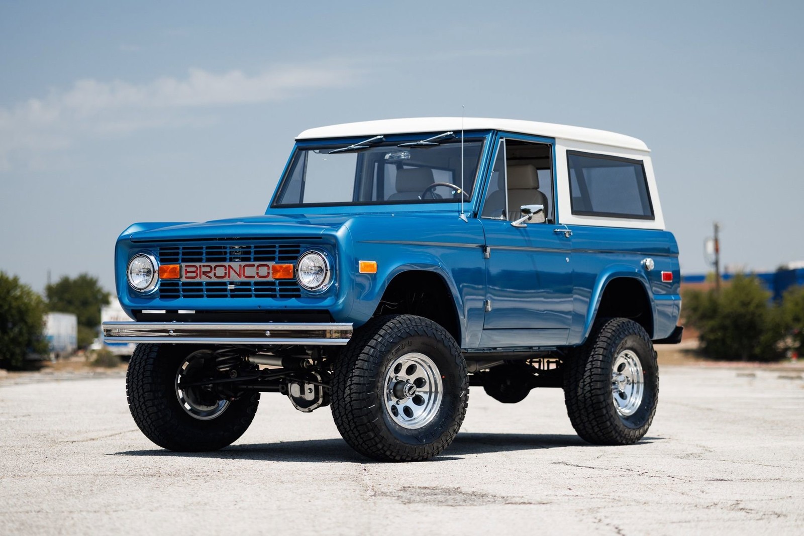 Ford-Bronco-1976-2D-Sport-Utility-Wimbledon-White Ford Bronco 1976