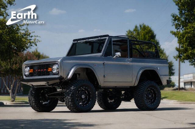 Ford-Bronco-1976-Gray-Black