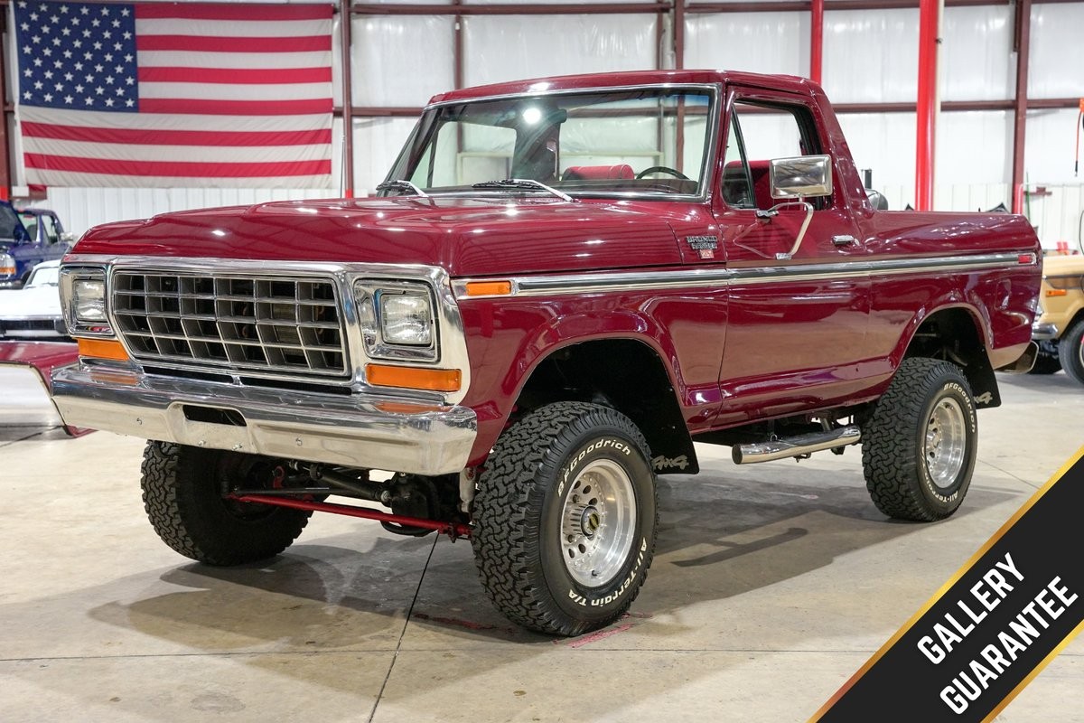 Ford-Bronco-1979-SUV-Red