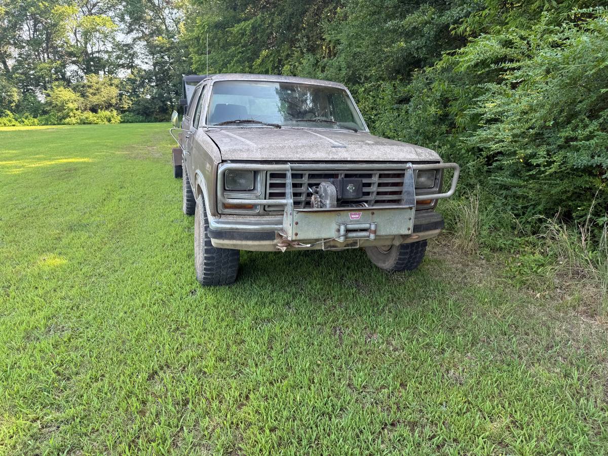 Ford-Bronco-1982