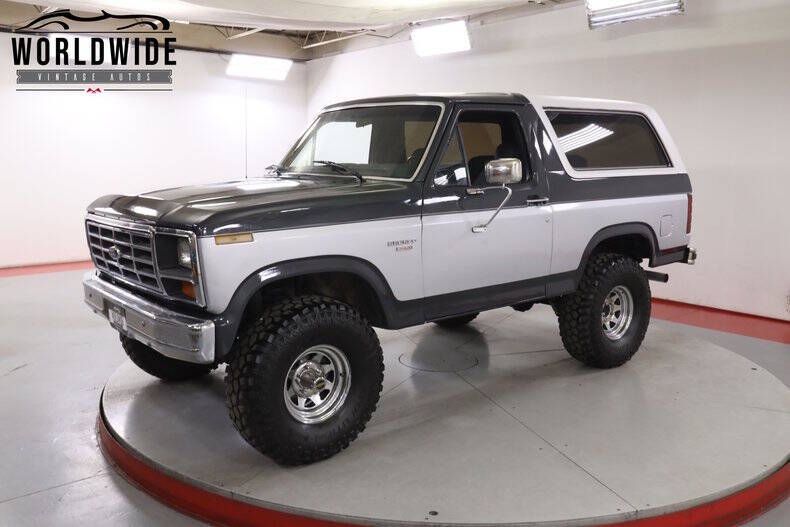 Ford-Bronco-1983-Gray-Gray