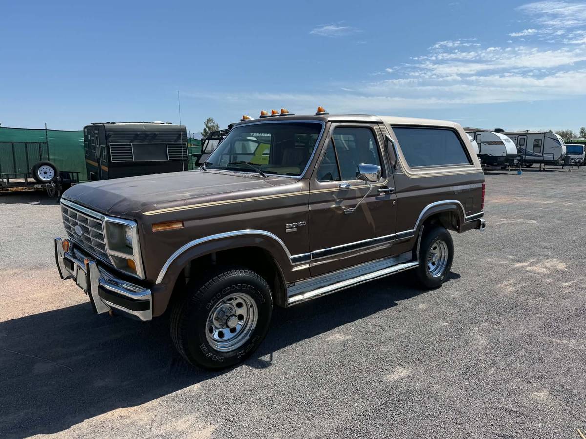 Ford-Bronco-1985