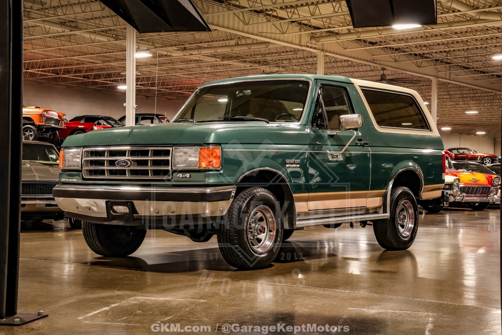 Ford-Bronco-1988-Alpine-Green-Metallic-BeigeTan