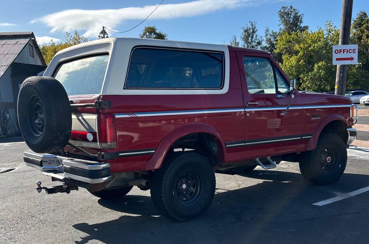 Ford-Bronco-1988-red Ford-Bronco-1988-red