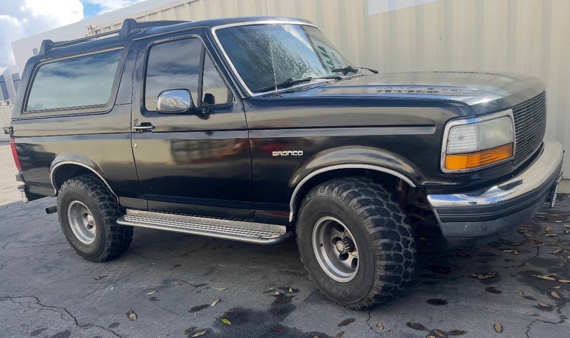 Ford-Bronco-1992