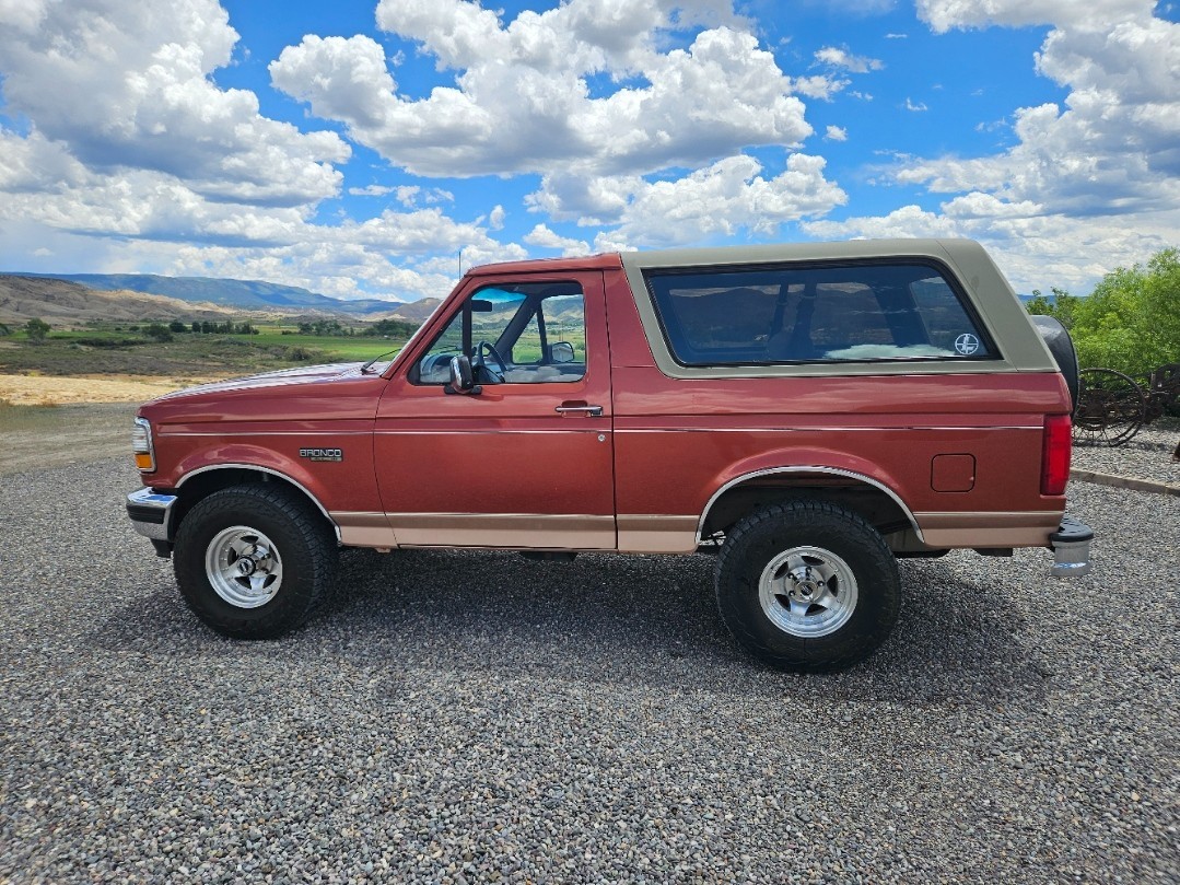 Ford-Bronco-1994-SUV-Med.-Mocha-Leather