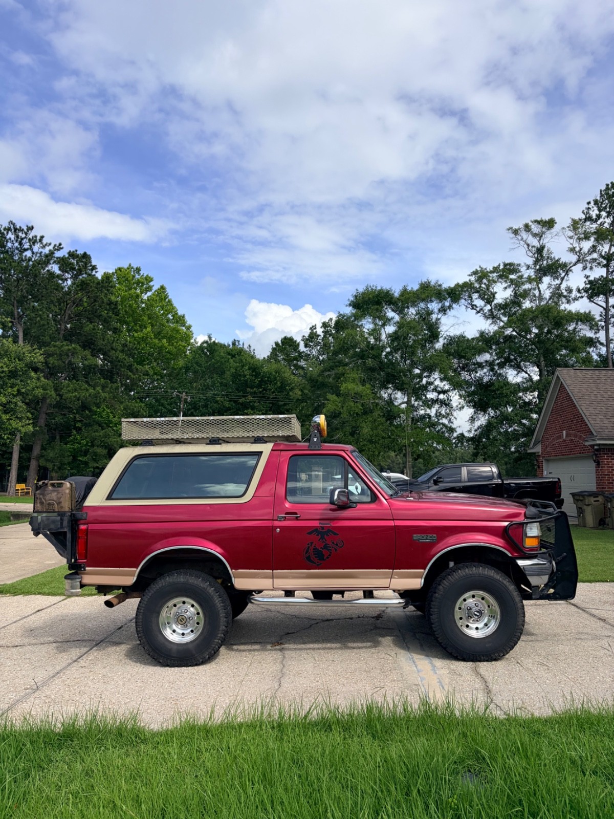 Ford-Bronco-1995-SUV-Tan