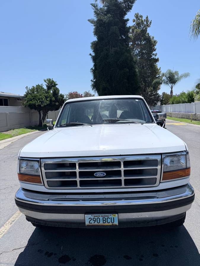 Ford-Bronco-1995-white