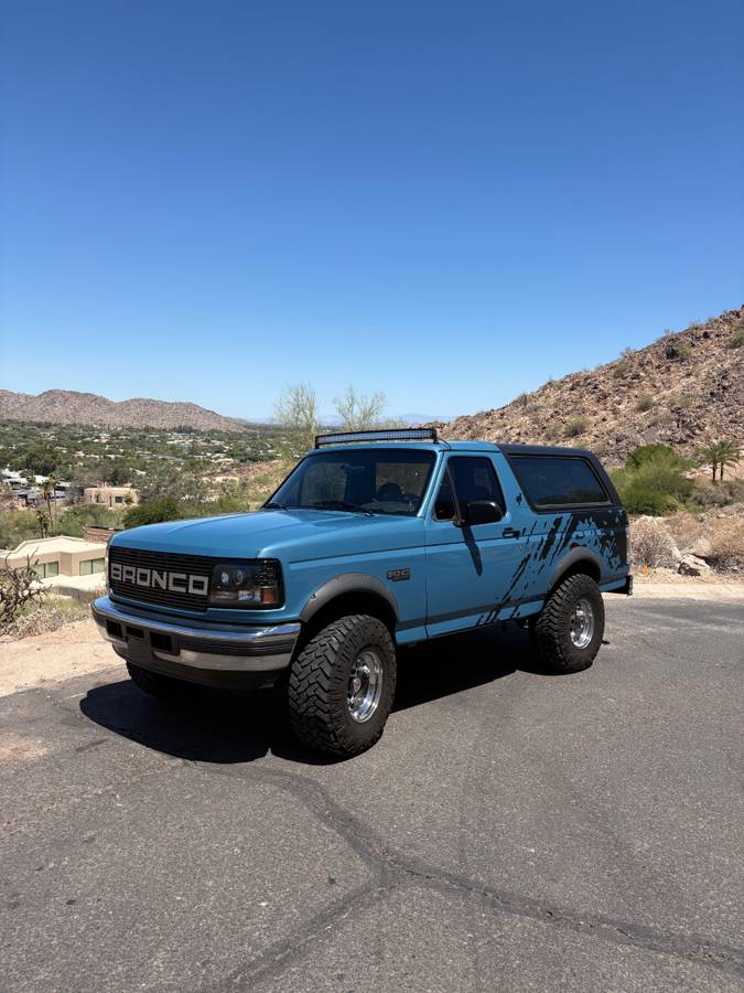 Ford-Bronco-1996