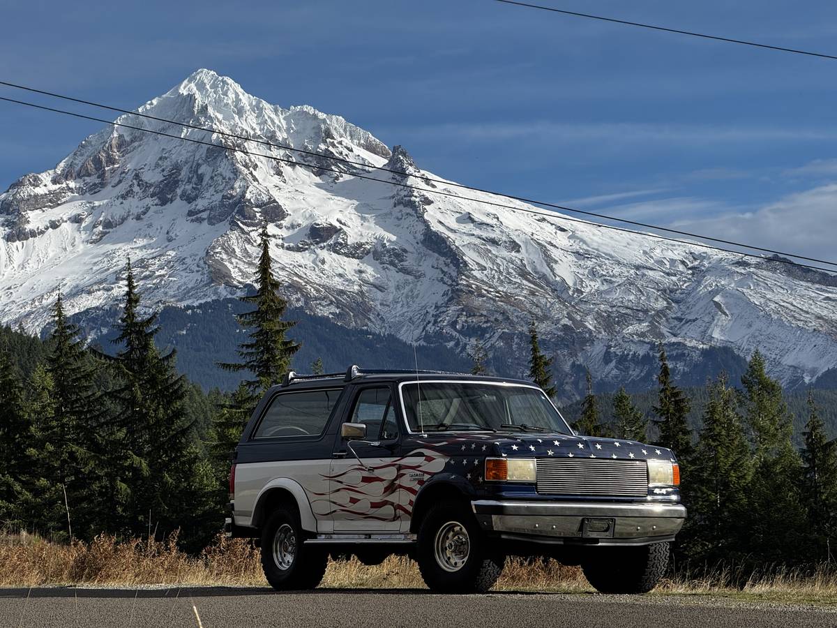 Ford-Bronco-4x4-1990