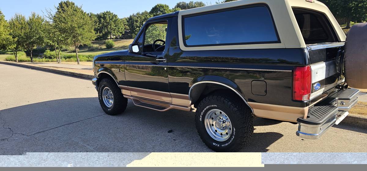 Ford-Bronco-eddie-bauer-1995-black
