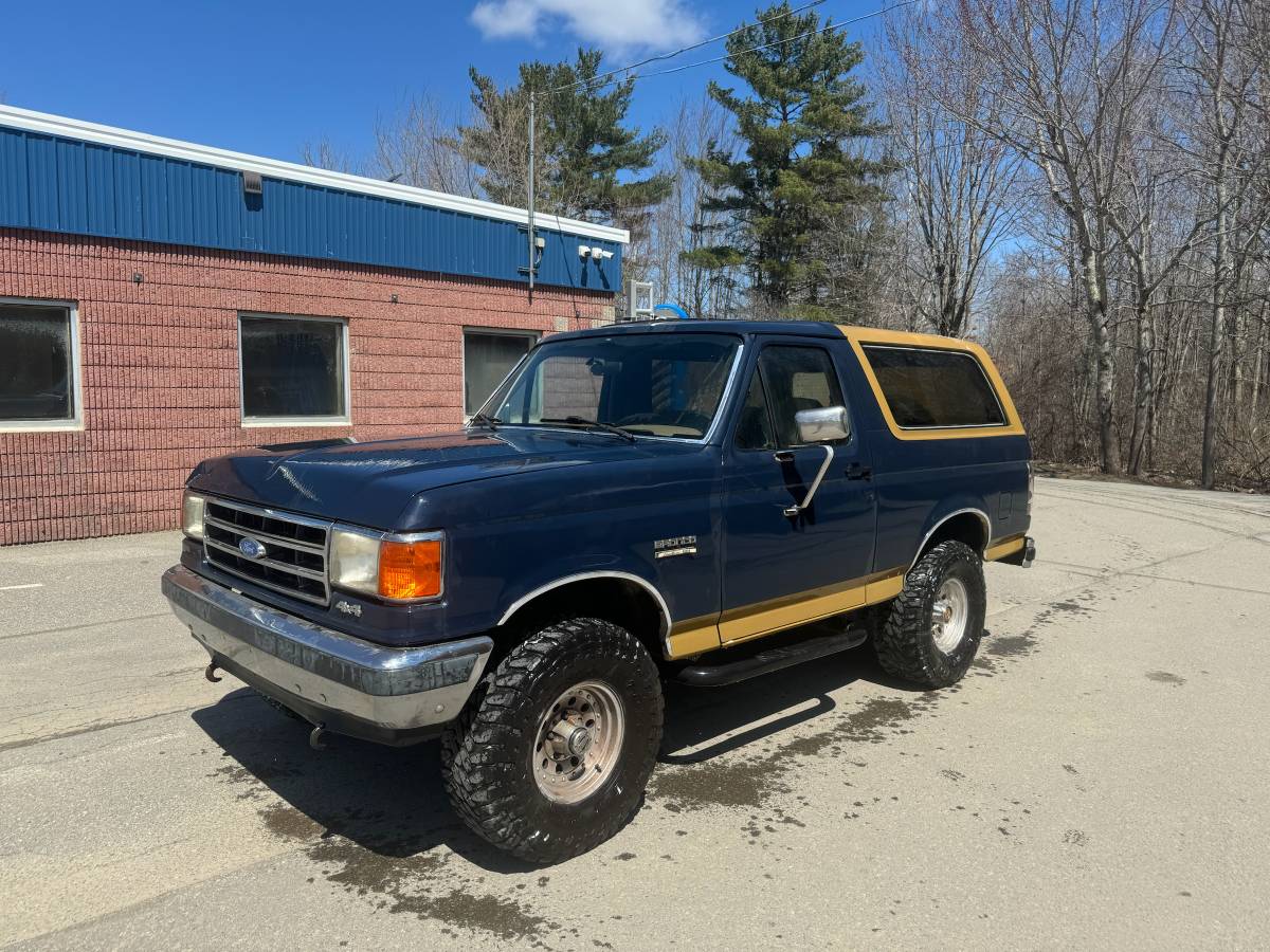 Ford-Bronco-eddie-bauer-4x4-1991