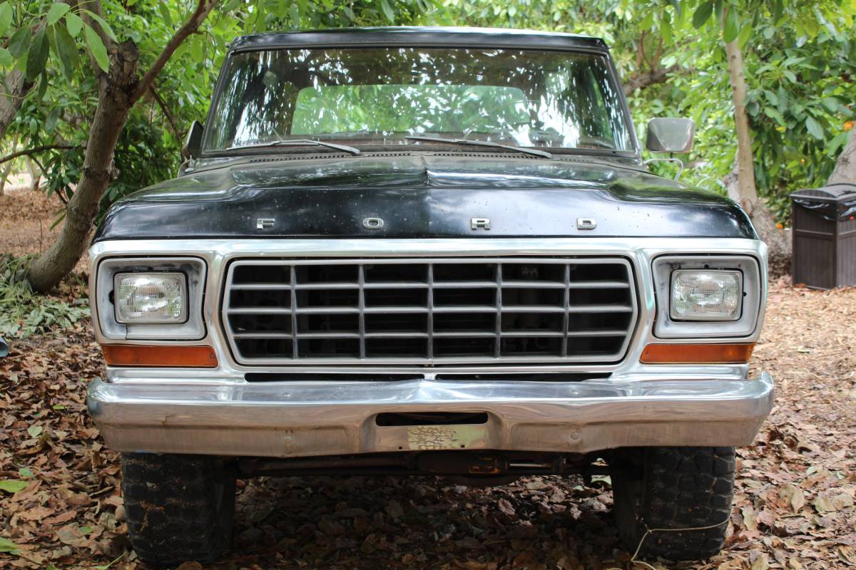 Ford-Bronco-ranger-xlt-1979-black