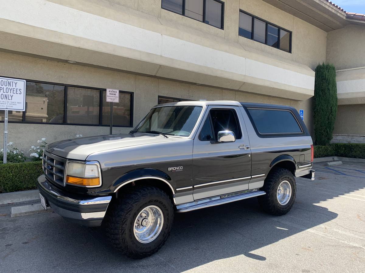 Ford-Bronco-xlt-1992-black
