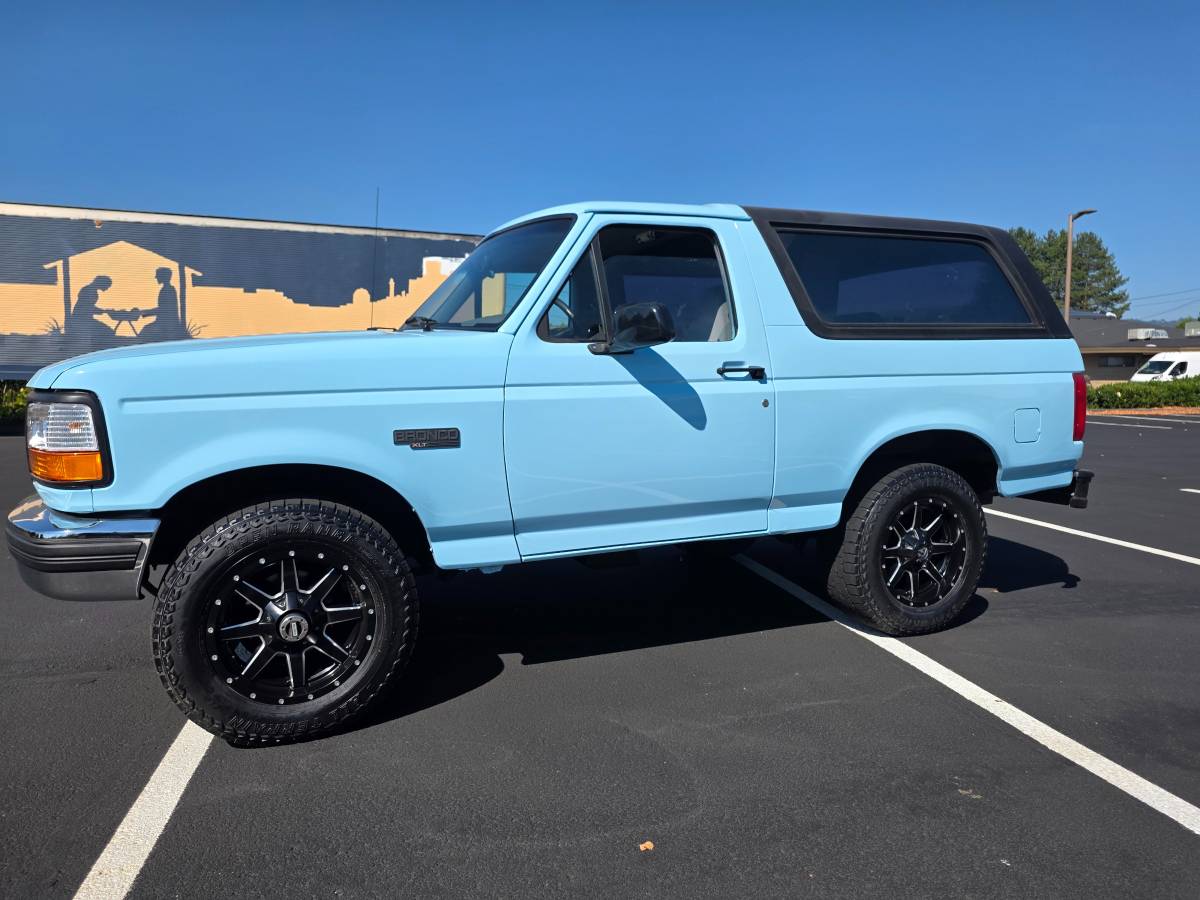 Ford-Bronco-xlt-4x4-1994