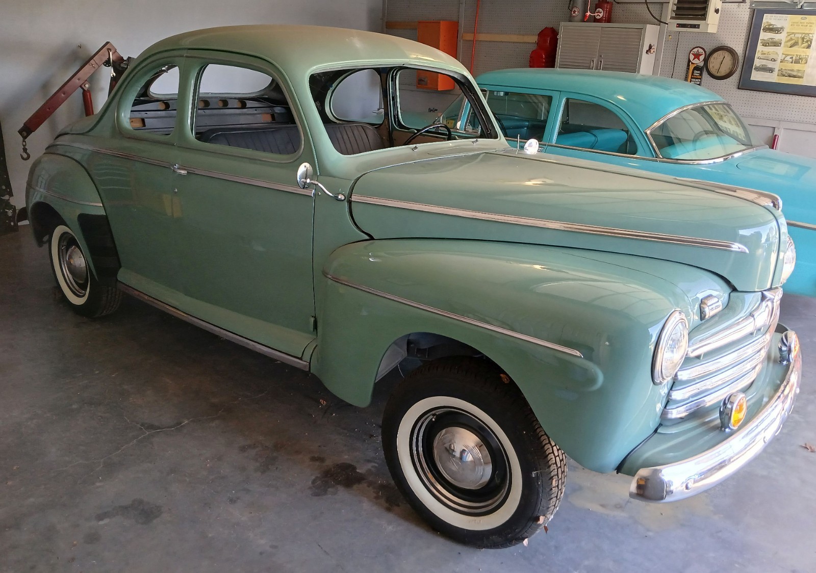 Ford-Business-Coupe-1946-Coupe-Black