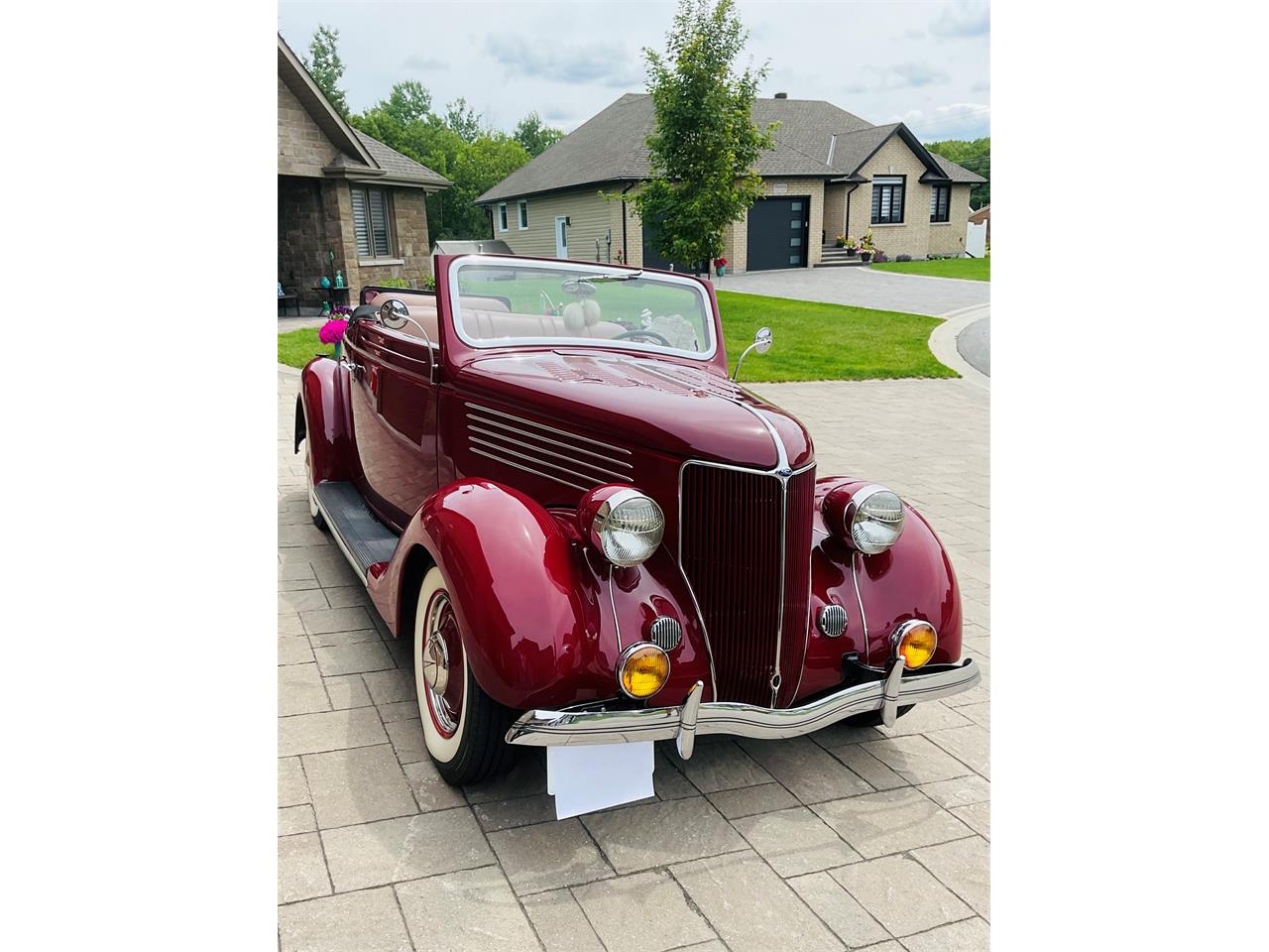 Ford-Cabriolet-1936-Coach-Maroon-Saddle-tan-leather