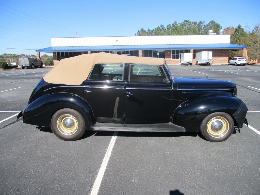 Ford Cabriolet Deluxe Street Rod LS1 resto mod drivetrain 1939
