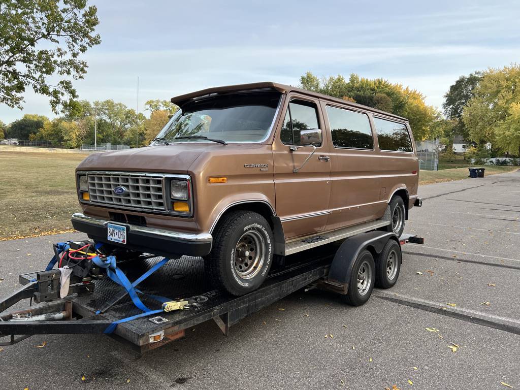 Ford-Club-wagon-xlt-1978-brown Ford-Club-wagon-xlt-1978-brown