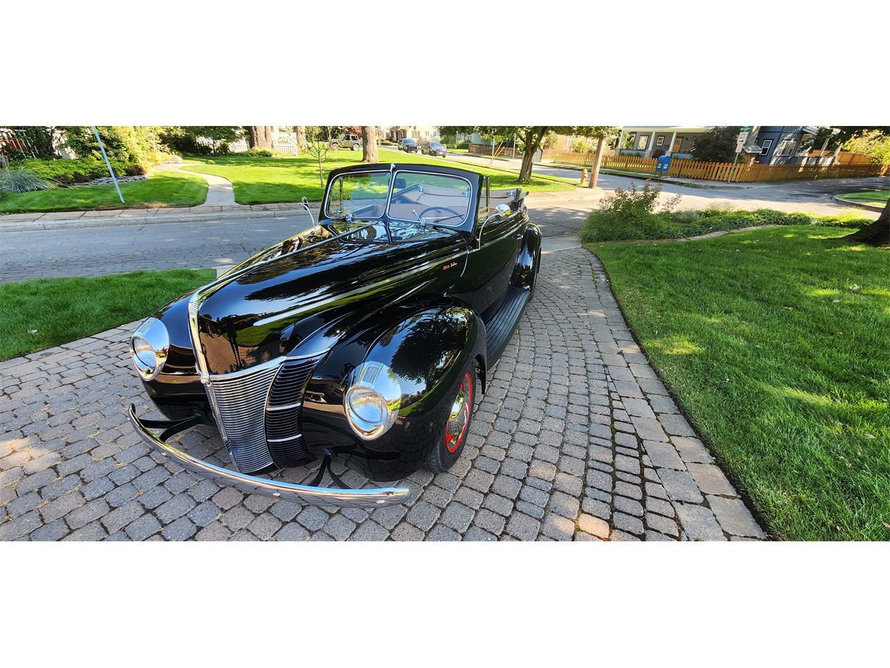 Ford-Convertible-1940-Black-Brown