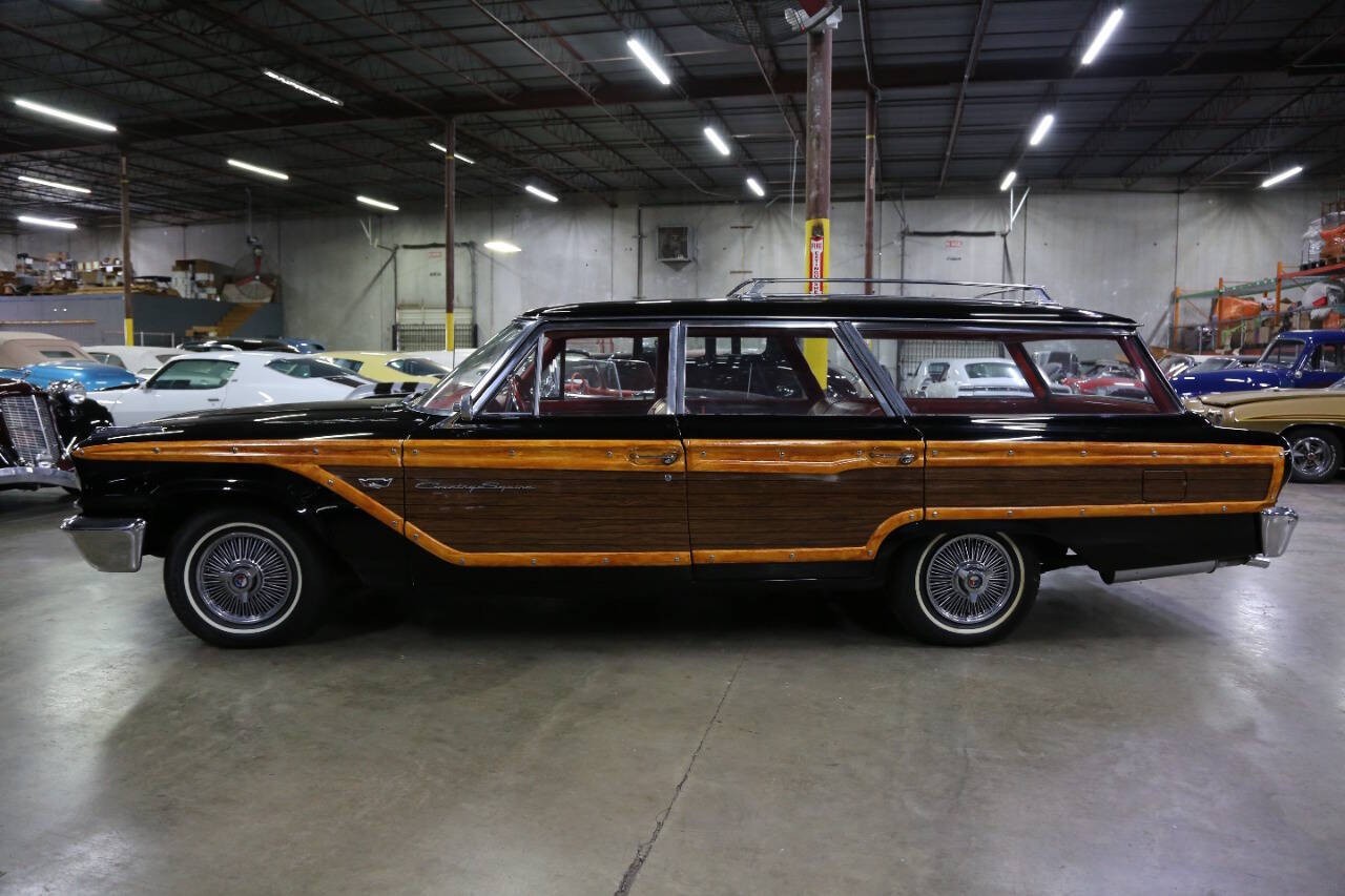 Ford-Country-Squire-1963-Wagon-Red
