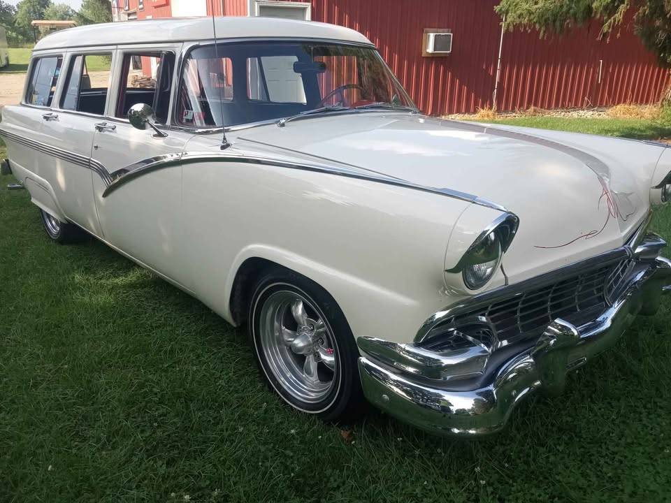 Ford-Country-sedan-wagon-1956-White
