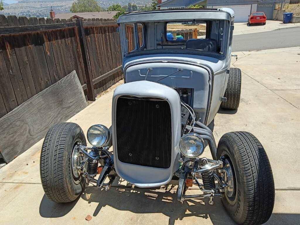 Ford-Coupe-1931-grey