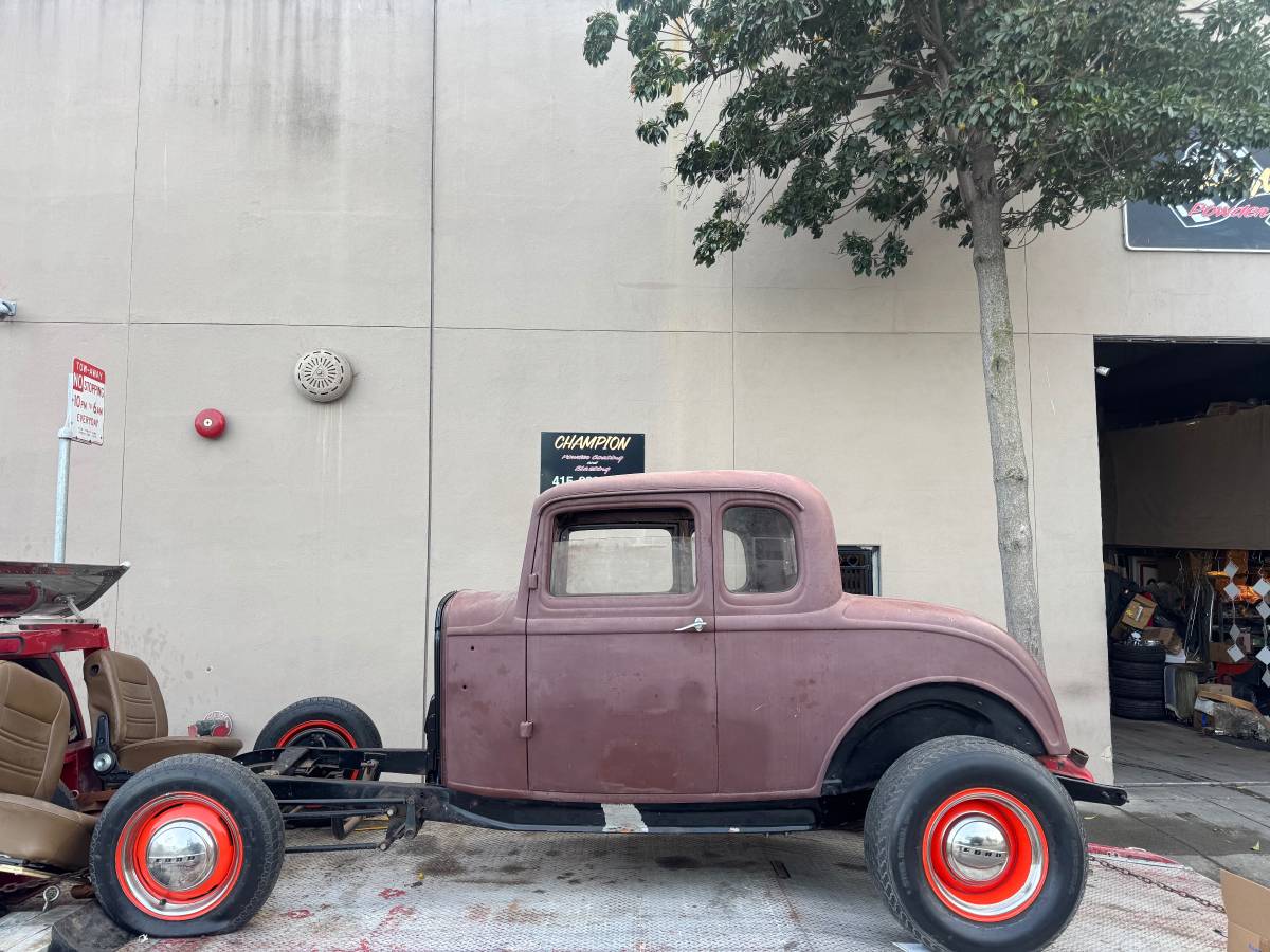 Ford-Coupe-1932