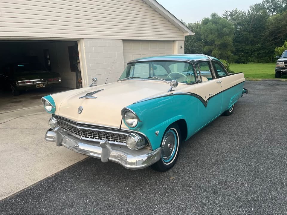 Ford Crown Victoria 1955