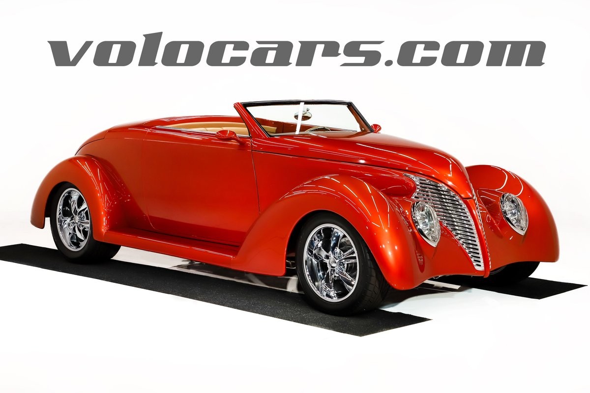 Ford-Custom-1939-Coupe-Beige